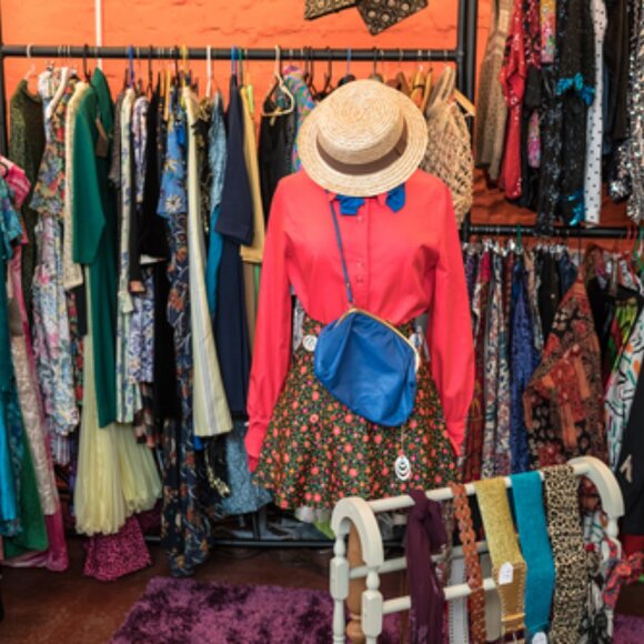 Meet Your Posher, 21st Century Foxy Lady! - Picture 11 of 16